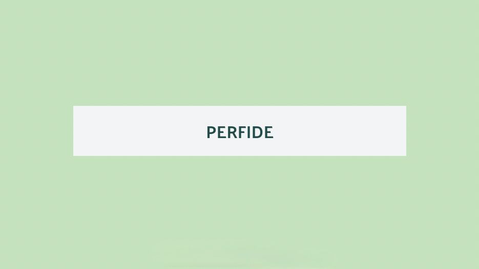 Perfide
[adjectif et nom]

—
« Qui manque à sa parole, trahit la personne qui lui faisait confiance. »
— 
« Qui est sournois, venimeux, fourbe. » 
— 
« Un perfide est à craindre en sa marche couverte ; même au sein des succès, il trame votre perte. » 
François de Neufchâteau 
Les pensées et maximes (1750-1828)
