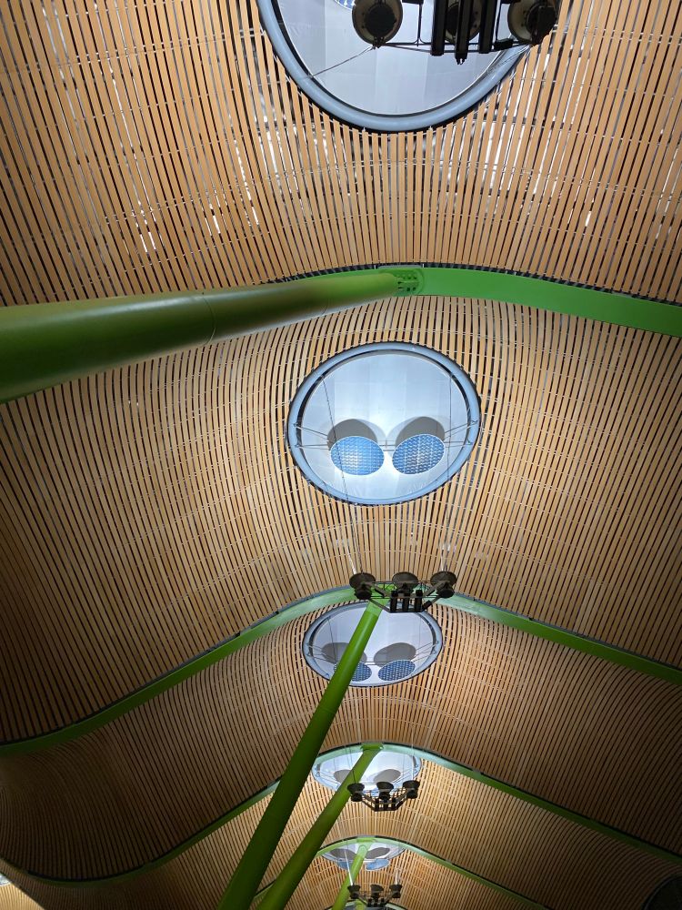 Diseño del techo del aeropuerto de mi tío (Adolfo Suárez Madrid-Barajas T4)