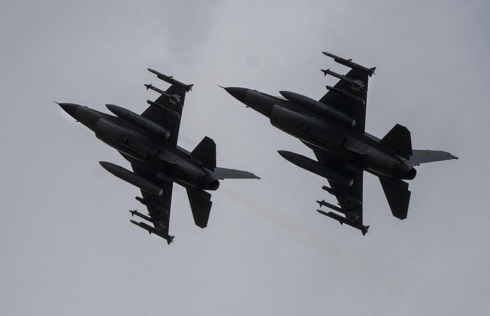 What F-16 loss means for Ukraine's air power