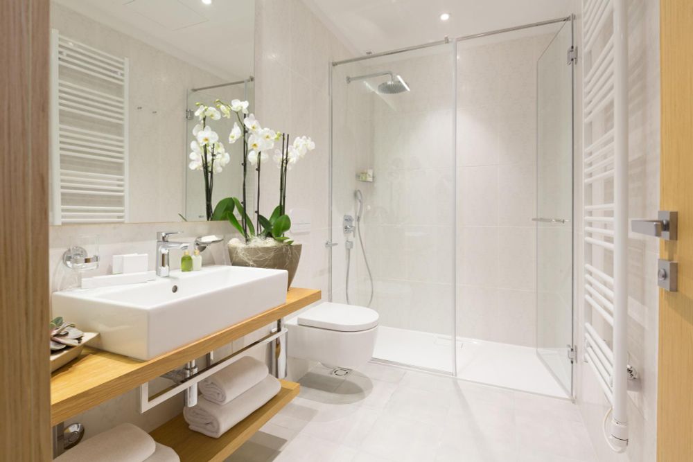 What tourist finds in hotel bathroom leaves internet stunned: "Please help"