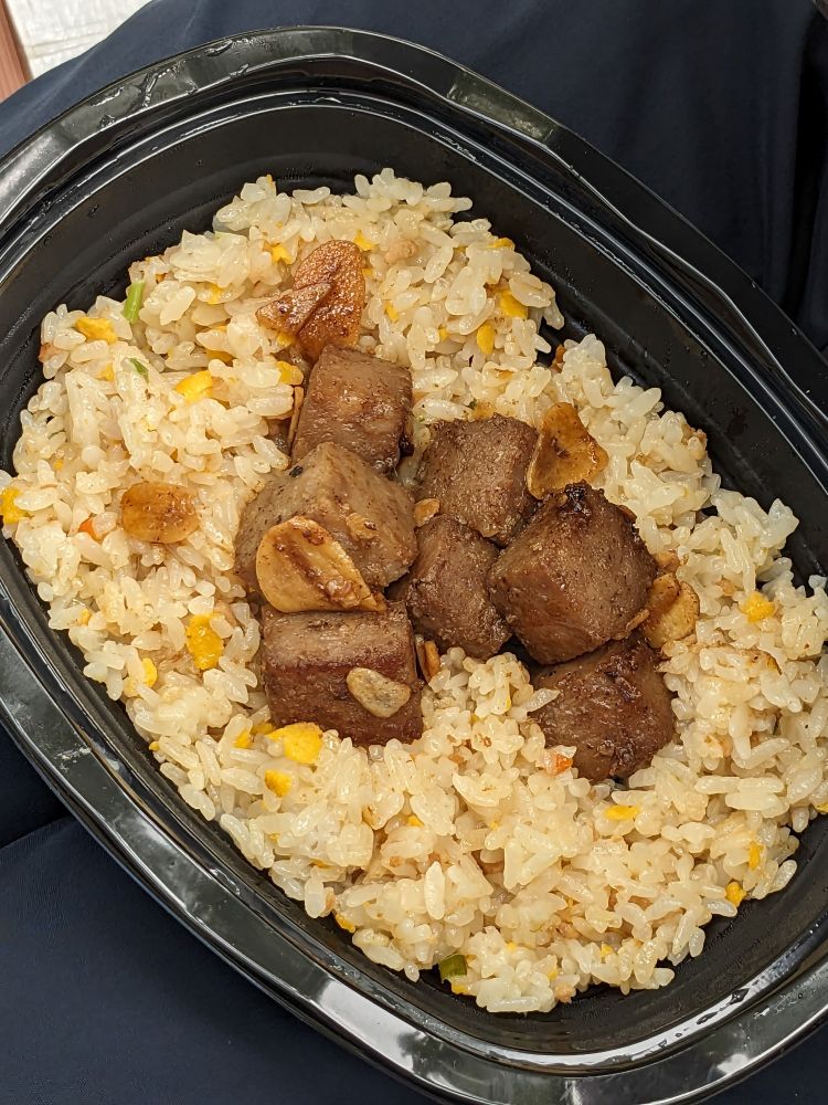 牛サイコロステーキ炒飯