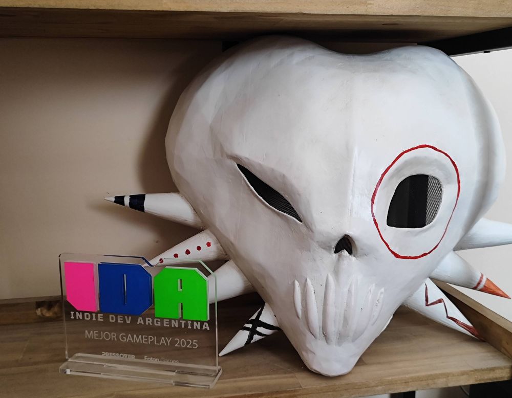 A photograph featuring the award for Best Gameplay from the Indie Dev Argentina festival. 