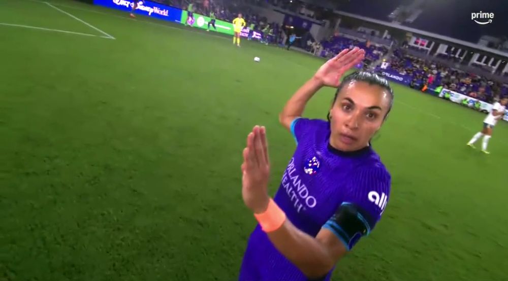 Marta on the ref cam is gold.