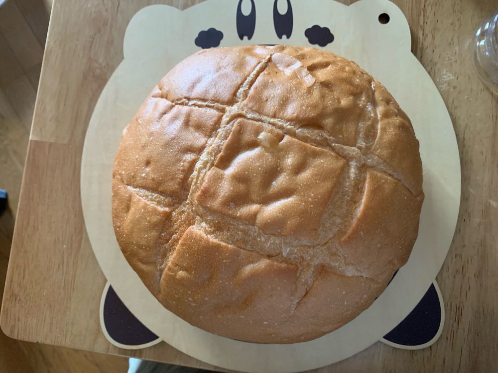 でかいパンがぴったりすぎるカービィ