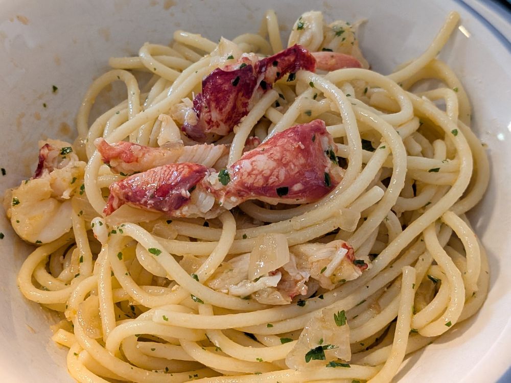 Spaghetti with lobster astice 