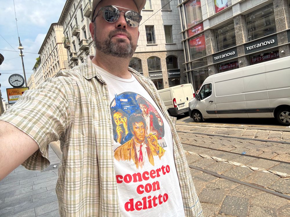 It’s a poster for that Columbo episode with Cassavetes but the title is in Italian 