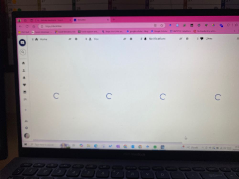 Screen shot of whirling circles and not very much happening in deck blue 