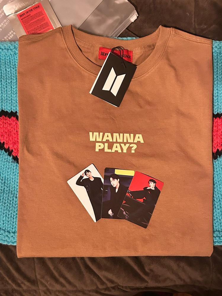 J-Hope concert tshirt & photocards 