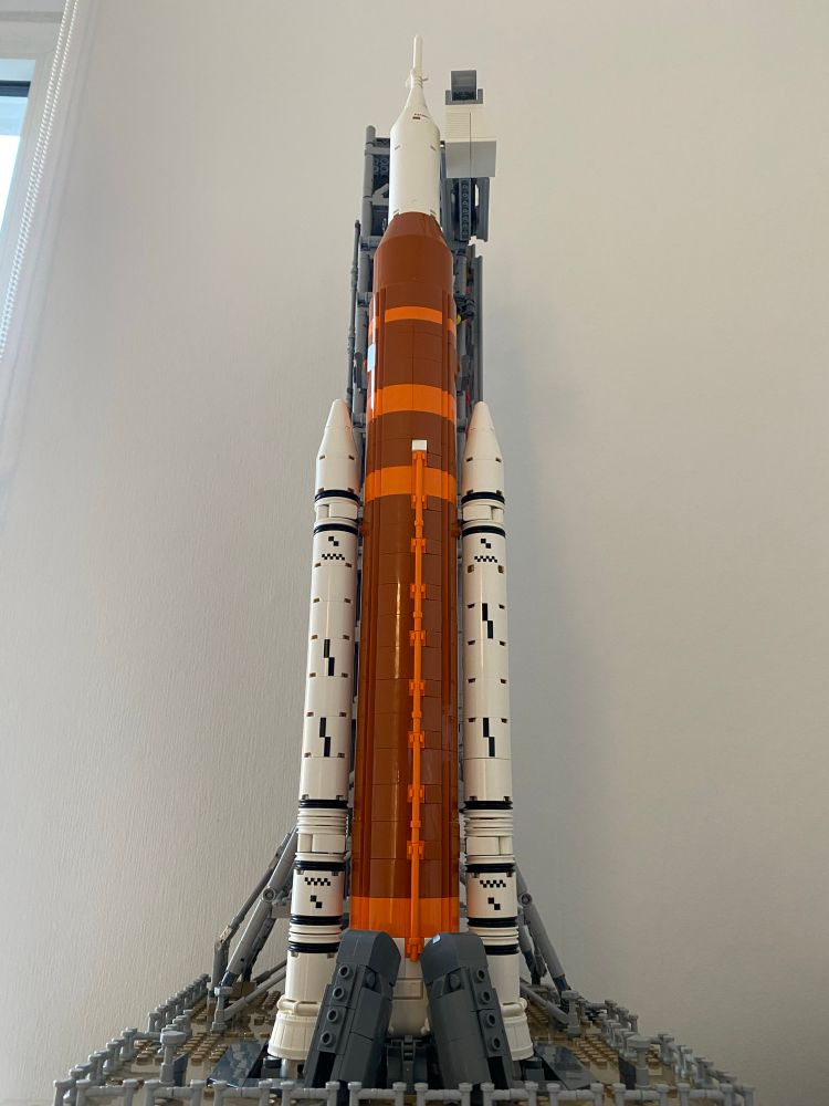 Picture of a fully assembled LEGO NASA Artemis space launch system.