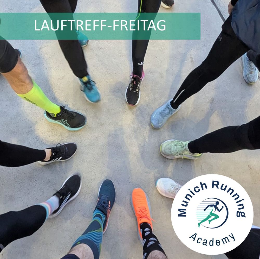 Füße mit Laufschuhen bilden einen Kreis