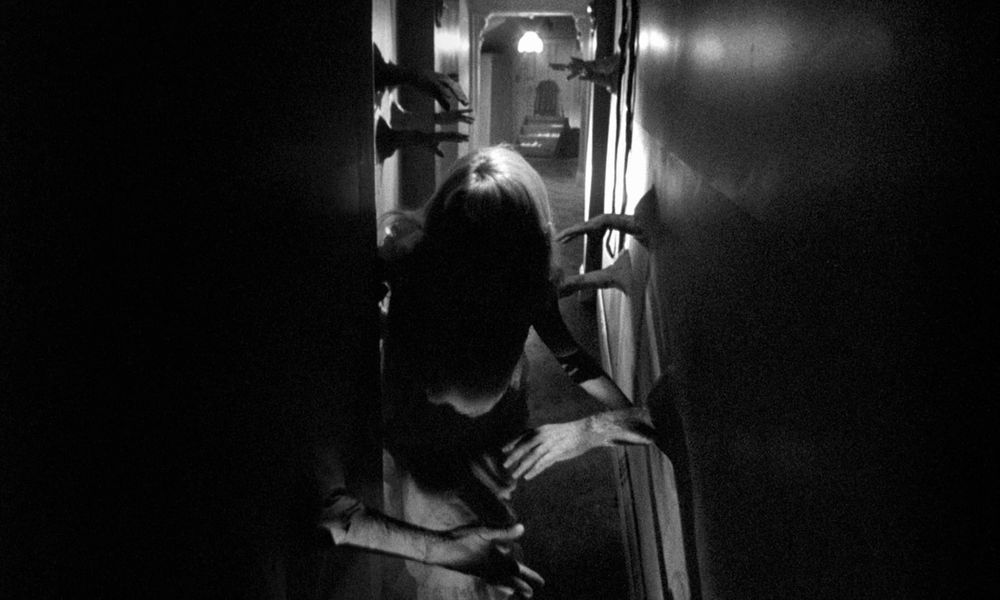 Hands out of the walls from Repulsion