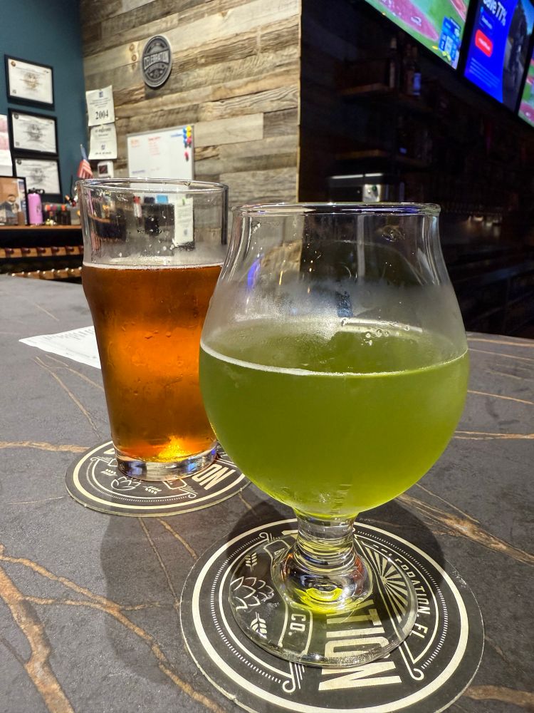 An brownish air and green beer. 