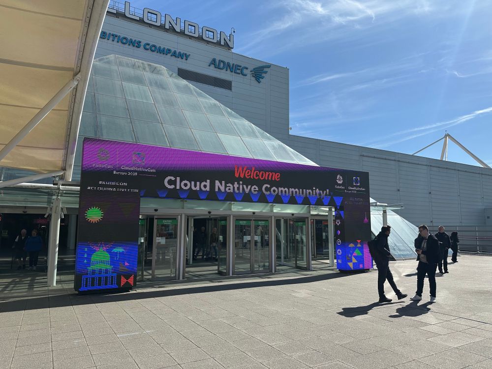 KubeCon main entrance 