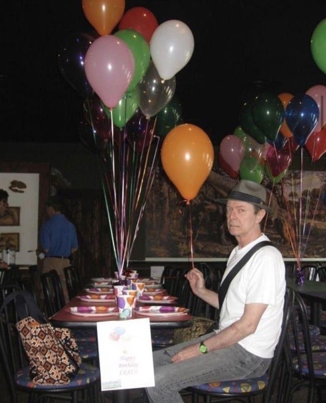 David Bowie mit Ballons