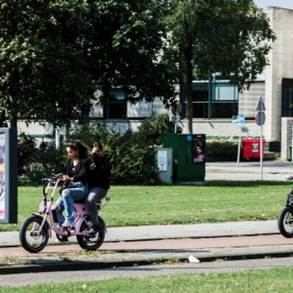 Helmplicht en leeftijds­grens voor de fatbike? Dan maken fabrikanten gewoon een ‘skinnybike’