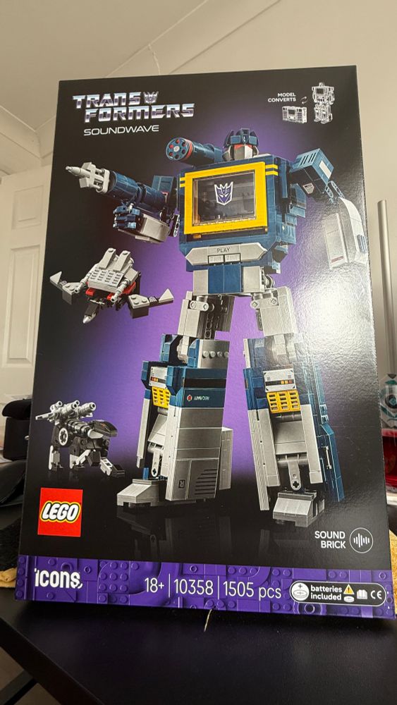 Recently received Soundwave Transformers Lego.