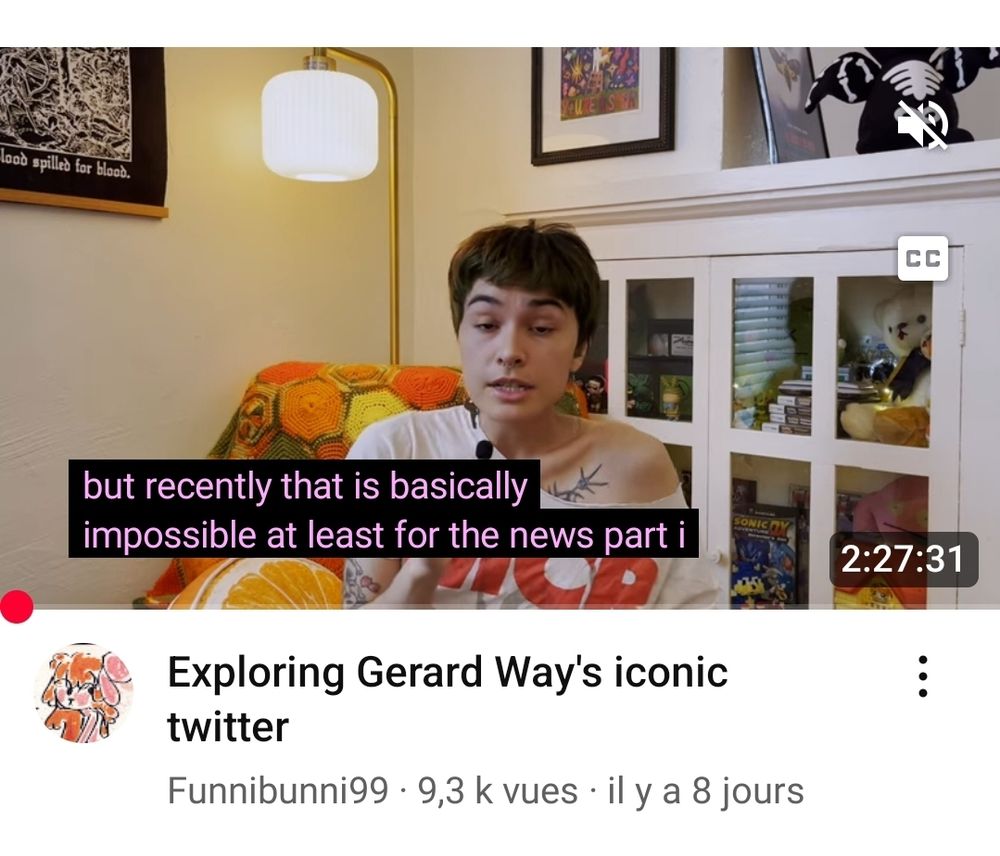 Vidéo YouTube de funnibunni99 avec le titre "exploring gerard way's iconic twitter"