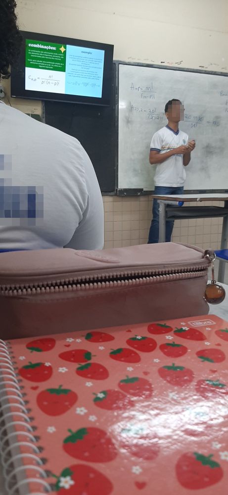 aulinha com os monitorinhos de matematica !!