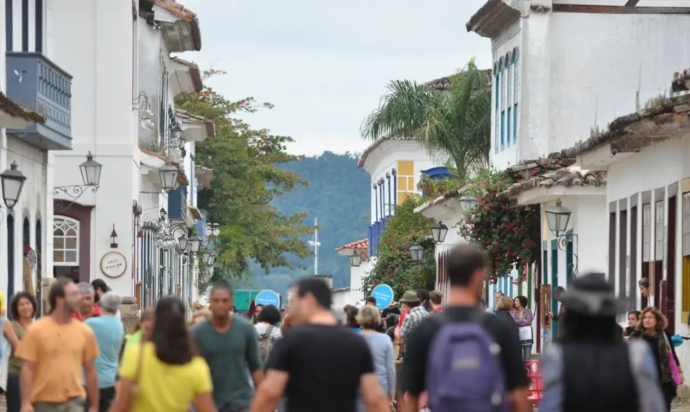 Flip 2024: Festa Literária Internacional de Paraty começa nesta quarta com homenagem a João do Rio - Revista O Grito! — Jornalismo cultural que fala de tudo