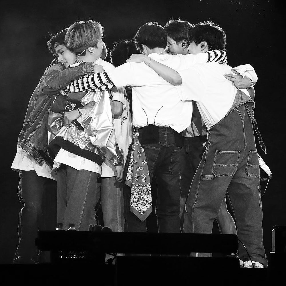 "Magic Shop" by BTS has surpassed 400 MILLION streams on Spotify!

This is their 23rd song to achieve this milestone.

▶️ — https://open.spotify.com/track/5MTGPkmiUuud9NkA0sl2nI

#MagicShop400M
CONGRATULATIONS BTS
MAGIC SHOP 400M ON SPOTIFY