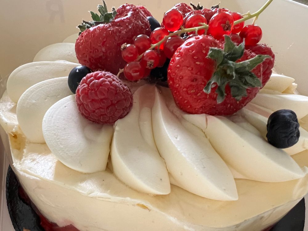 Fraisier cake for 4/5 Parisiennes or 2 américains 