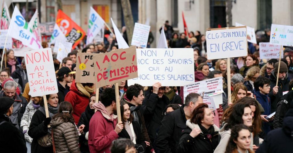 Grève des enseignants: dans la rue, forte mobilisation contre Amélie Oudéa-Castéra et pour l’�...