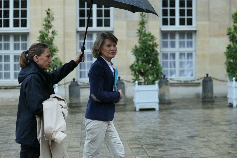 "C'est la ministre des bourdes" : à peine arrivée, Anne Genetet exaspère (déjà) les enseignants