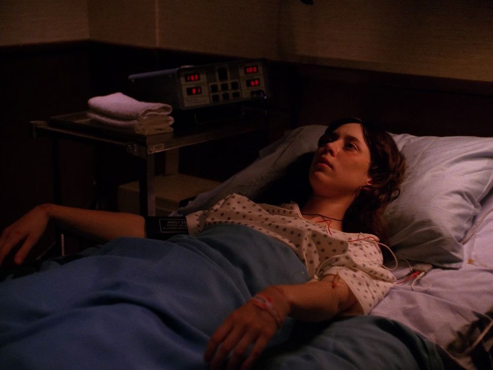 Ronette Pulaski waking from her coma. Twin Peaks S02E01 - May the Giant Be with You.
