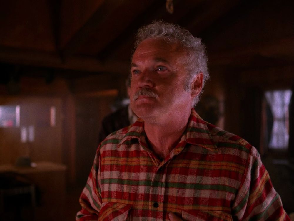 Pete Martell. Twin Peaks S02E01 - May the Giant Be with You.