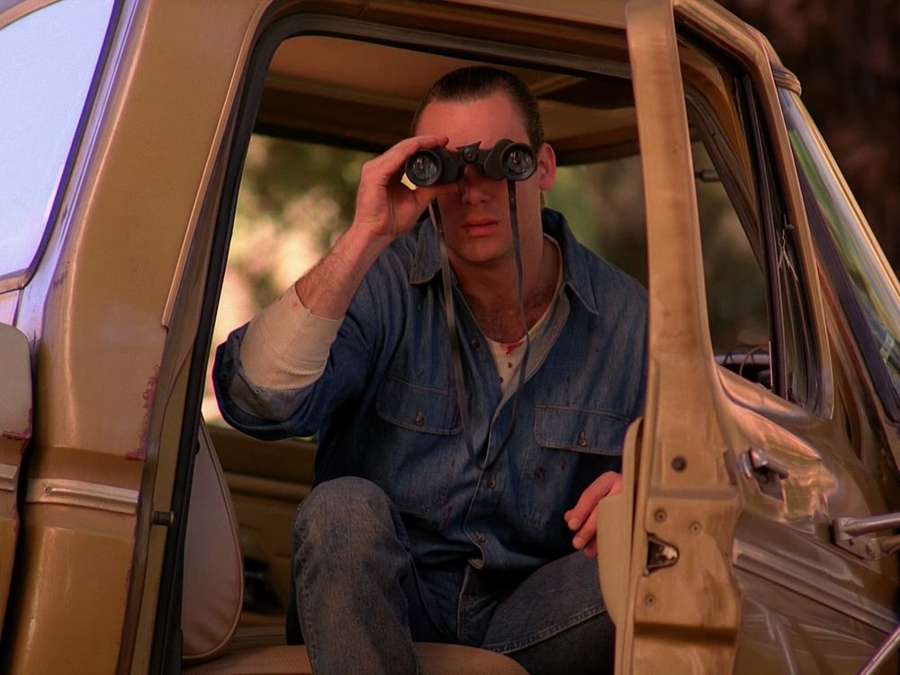 Leo Johnson spying on Bobby and Shelly. Twin Peaks S01E07 - Realization Time.