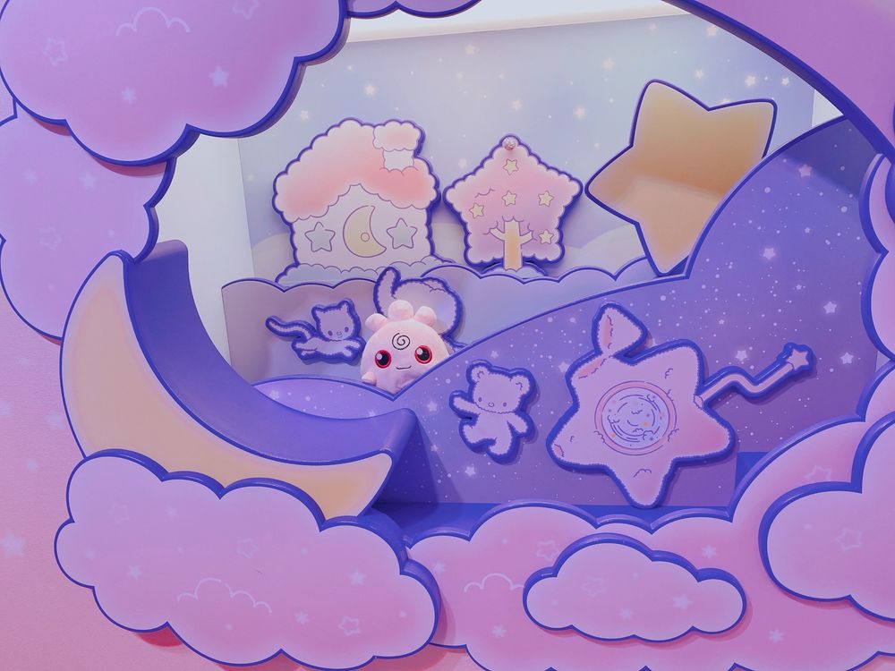 キキララさんのお家にお邪魔したププリンのぬいぐるみです