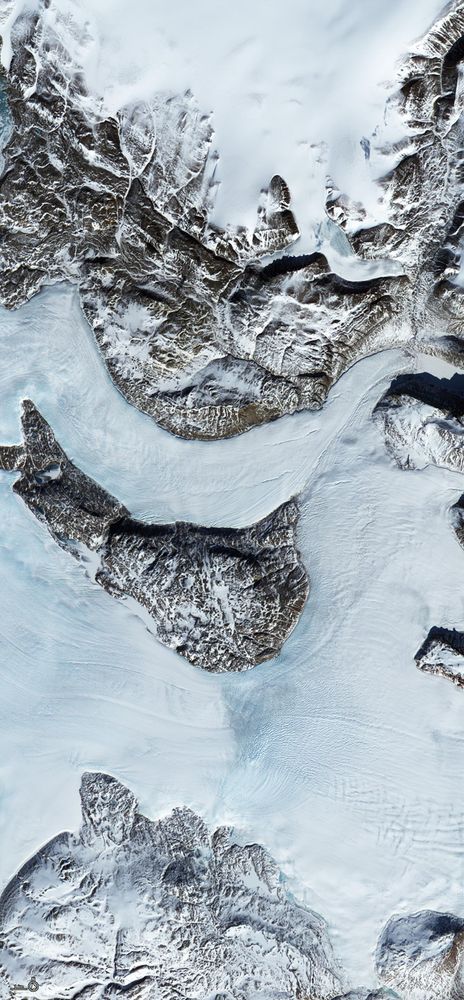 Glaciers de Clavering Øer, Groenland (crédit ESA)