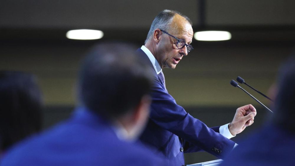 "Wir leben seit Jahren über unsere Verhältnisse", kritisiert Merz auf dem Landesparteitag der CDU in Bonn. Erneut fordert der Bundeskanzler Einschnitte im Sozialsystem.