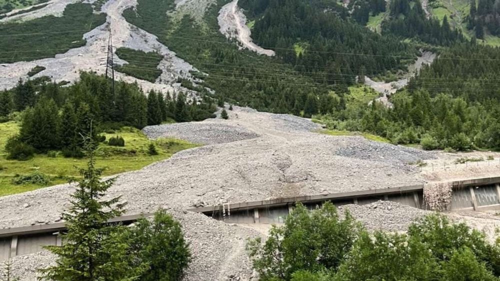 Unwetter in Österreich: Riesige Mure begräbt Tunnel am Arlberg unter sich – auch Salzburg und Südtirol betroffen