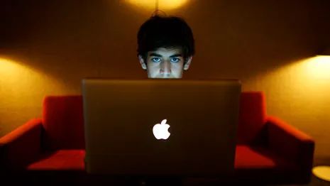 Aaron Swartz with a MacBook.