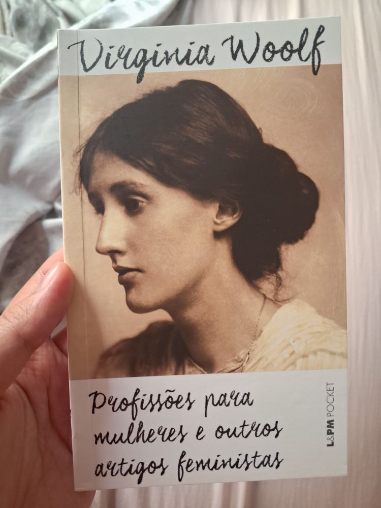 foto do livro "profissões para mulheres e outros artigos feministas" de virginia woolf