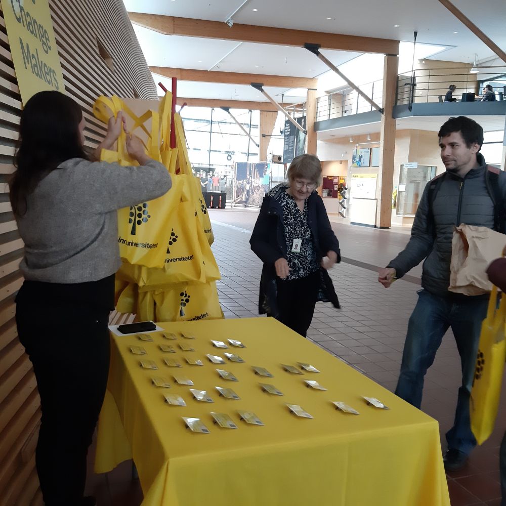 partners at LNU welcome desk at the OptiForValue project meeting 