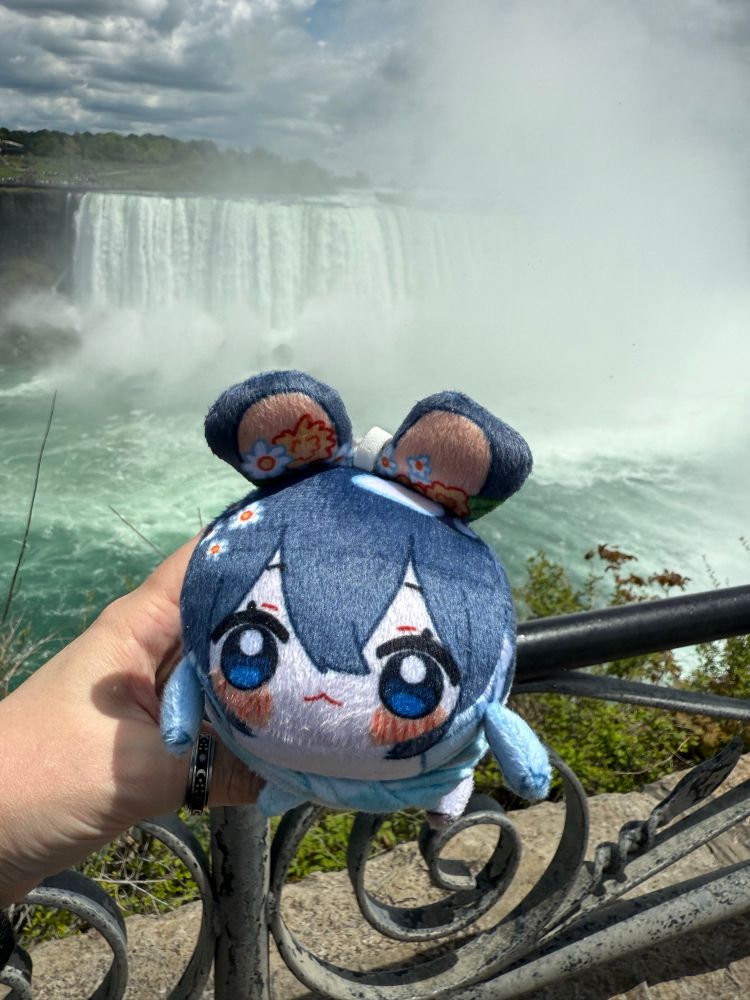 La Creatura at Niagara Falls 