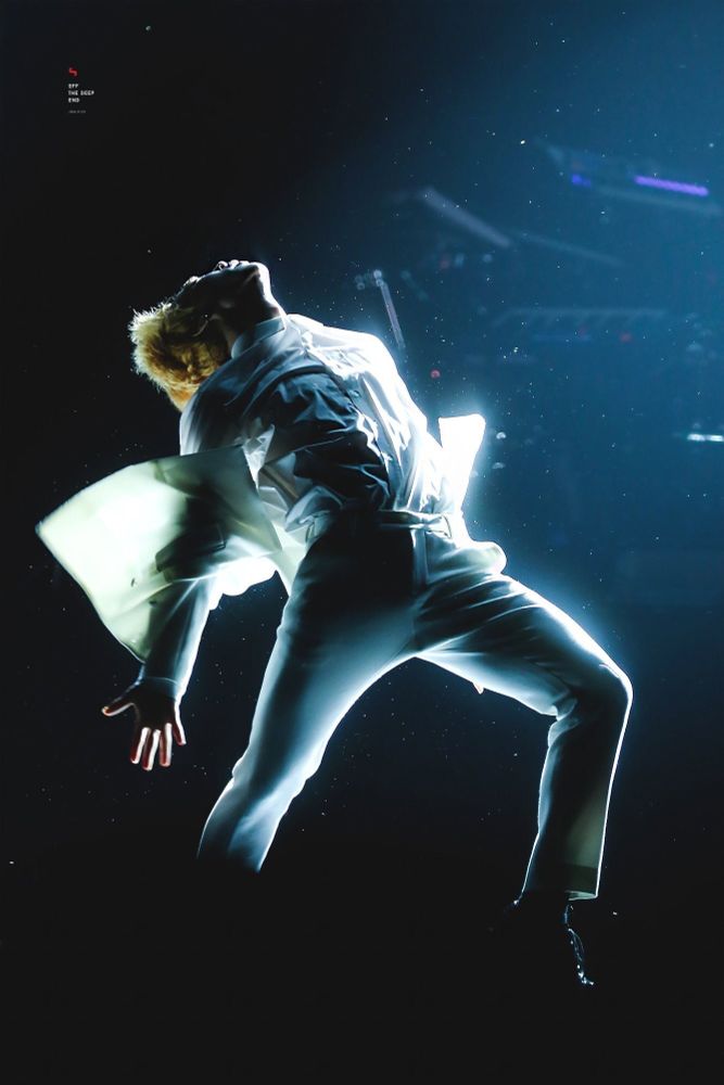 Jimin in white dancing in Seo Taji concert with his perfect lines looking like art🪽