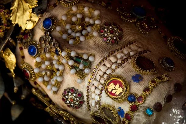 A fabulously bejeweled skull