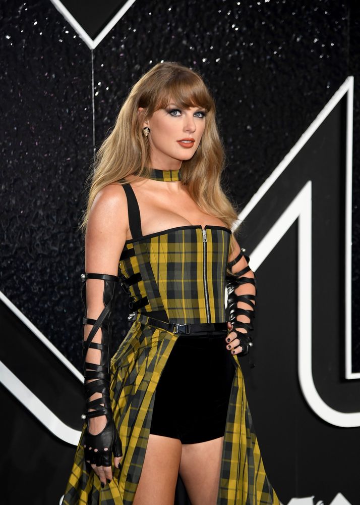 Taylor Swift Yellow plaid dress 2024 VMAS