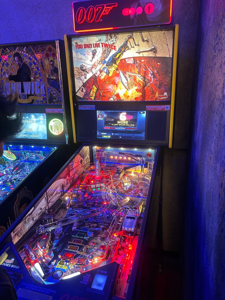 James Bond pinball