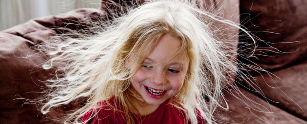 We Finally Know What Creates Static Electricity, After Thousands of Years