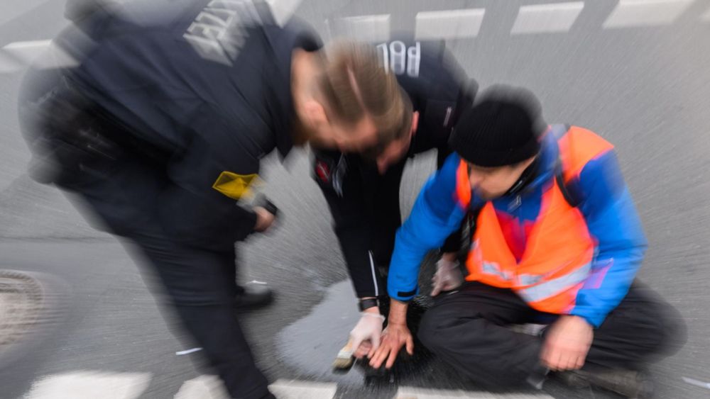 Berliner Polizei muss Klimaaktivisten Hunderttausende Euro zurückzahlen