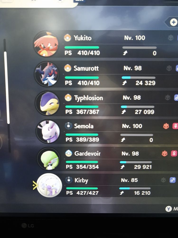 Solo use mi team de aventura dos veces y llegue hasta el combate 41
Tuve que evolucionar a spheal, lo derrotaron de un golpe ;-;