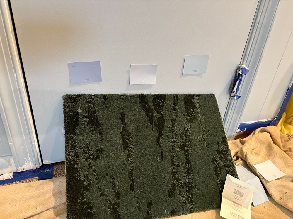 Potential carpet (dark green) with the squares stuck to the door (vast blue is the square to the most right) 