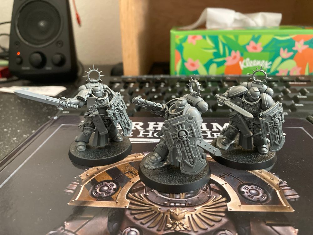 3 unpainted bladeguard vetern space marines