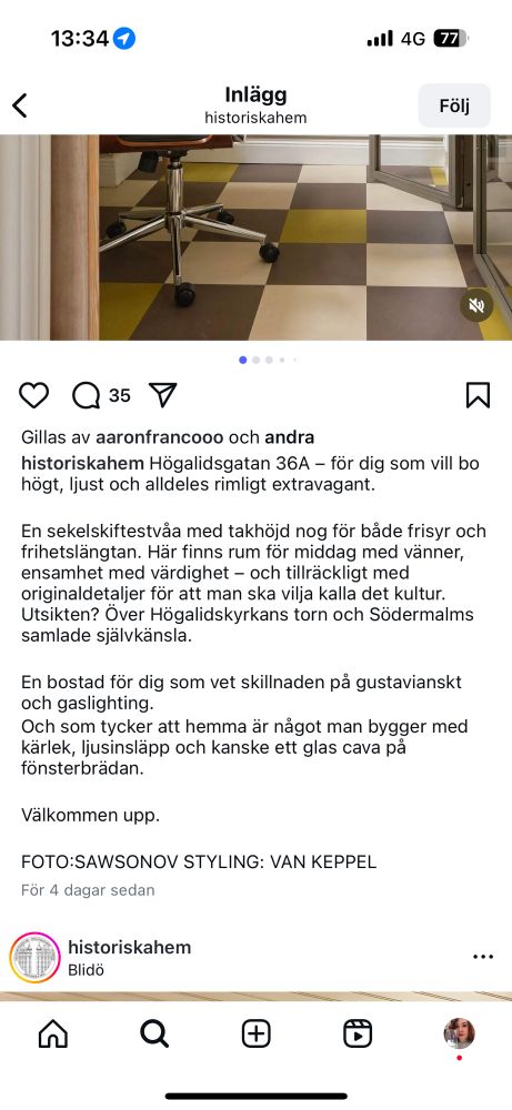 Instagraminlägg från @historiskahem: Högalidsgatan 36A - för dig som vill bo högt, ljust och alldeles rimligt extravagant.

En sekelskiftestvåa med takhöjd nog för både frisyr och frihetslängtan. Här finns rum för middag med vänner, ensamhet med värdighet - och tillräckligt med originaldetaljer för att man ska vilja kalla det kultur. Utsikten? Över Högalidskyrkans torn och Södermalms samlade självkänsla.

En bostad för dig som vet skillnaden på gustavianskt och gaslighting.

Och som tycker att hemma är något man bygger med kärlek, ljusinsläpp och kanske ett glas cava på fönsterbrädan.

Välkommen upp.