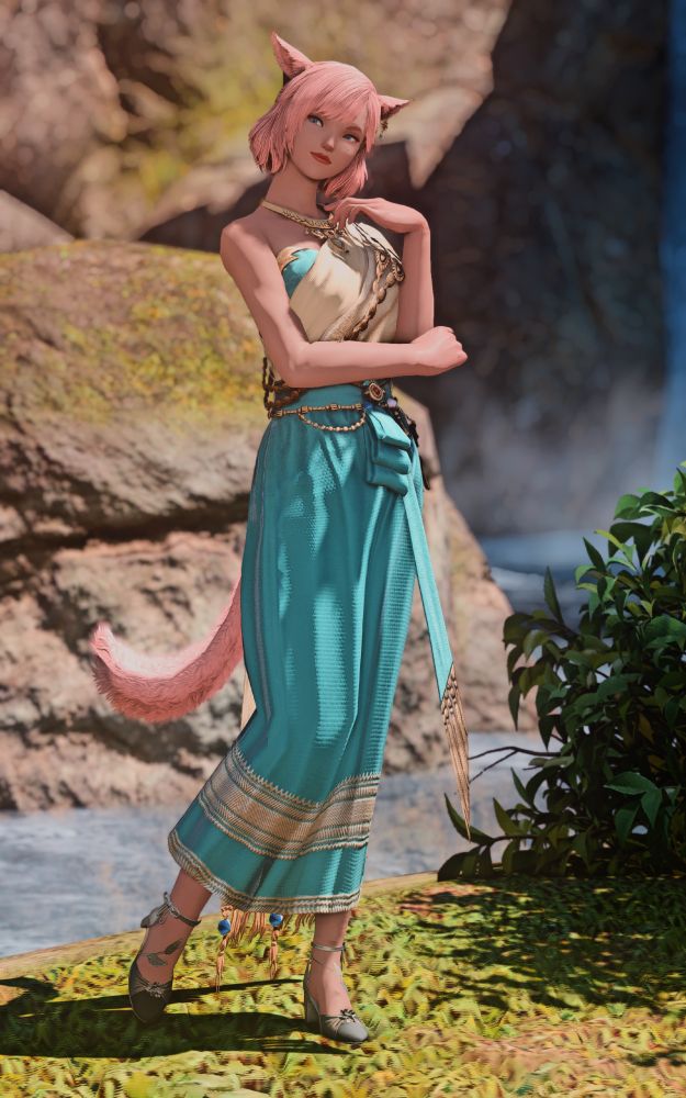 oolong, a pink haired miqo'te showing off a blue and gold thai chakkri-inspired dress
