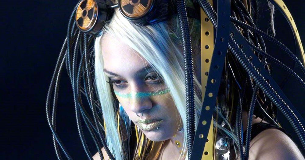 Ailing Cyber Goth Booted into Safe Mode